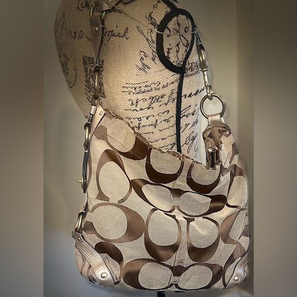 COACH bag Large Tote - Picture 7 of 13